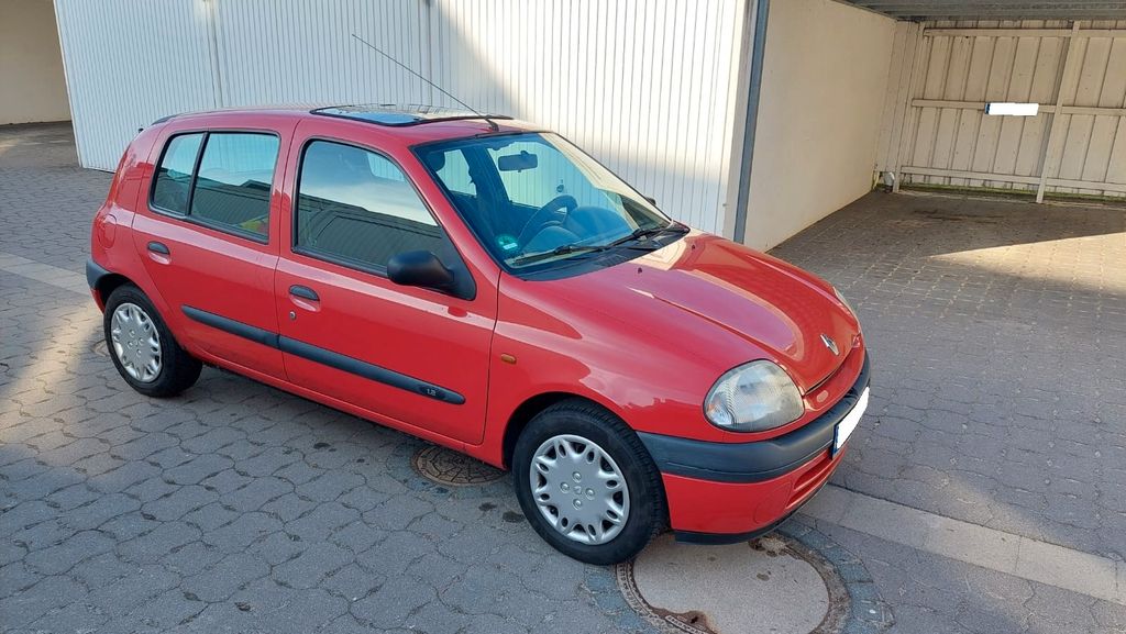 Renault Clio 124.000 km 800 &euro; Lüneburg 21339