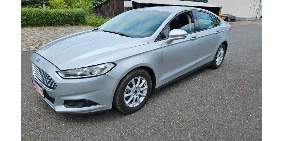 Ford Mondeo 194.843 km 7.497 &euro; Guben 03172