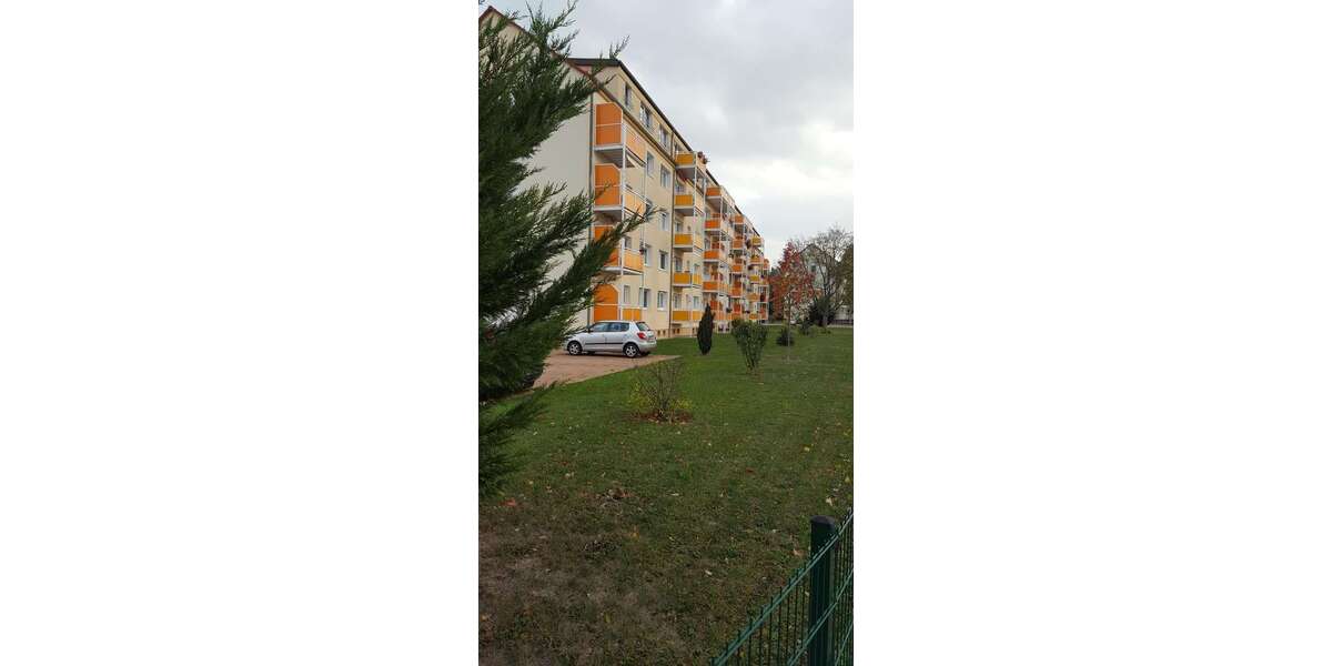 Etagenwohnung Borna - 3 Zimmer, 75 m&sup2;, 670&euro; | Angebot:27101377