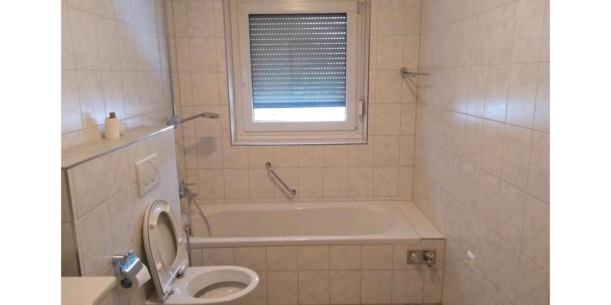 Etagenwohnung Neutraubling - 2 Zimmer, 64 m&sup2;, 900&euro; | Angebot:25403447