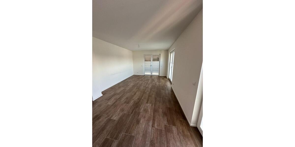 Dachgeschoßwohnung Neubrandenburg - 3 Zimmer, 86 m&sup2;, 1.200&euro; | Angebot:26406504