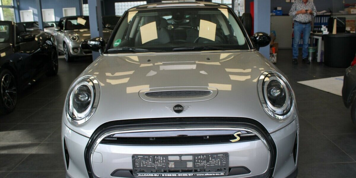 Mini Cooper SE Classic Trim 23.020 km 18.480 &euro; Euskirchen 53881