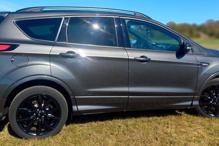 Ford Kuga 97.100 km 11.000 &euro; Westerheim 72589