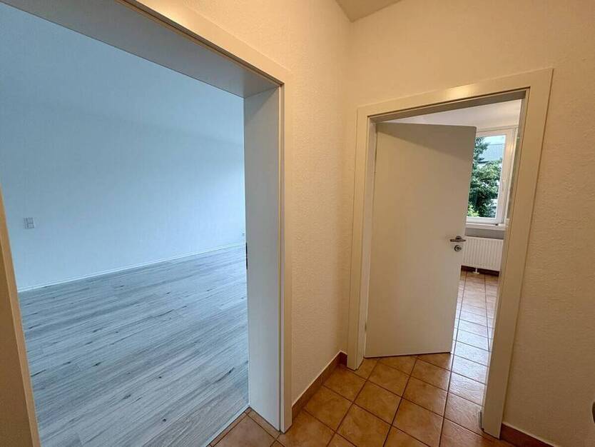 Modernisierte 3-Zimmer-Wohnung mit Balkon in zentraler Lage von Krefeld-Hüls
