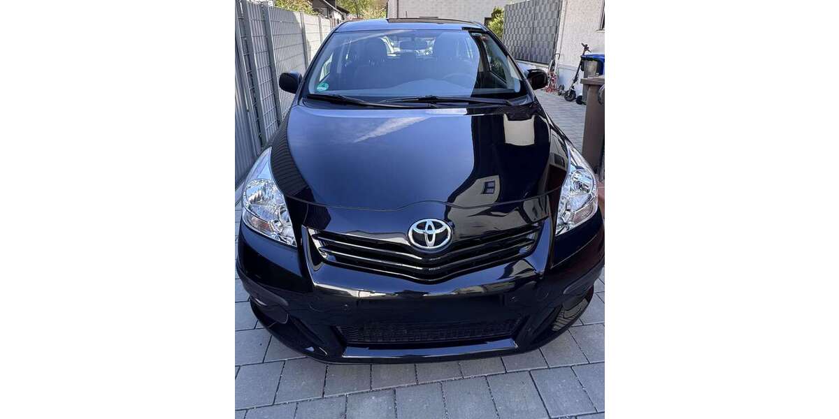 Toyota Verso 92.500 km 9.800 &euro; Oberschleißheim 85764