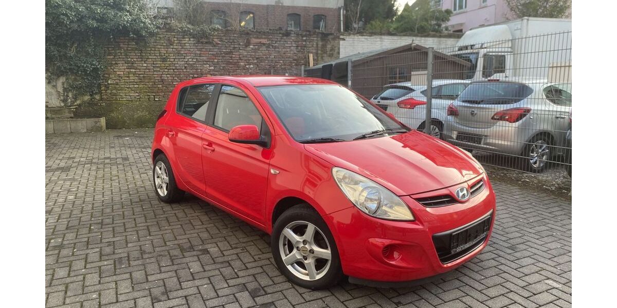 Hyundai i20 96.012 km 5.300 &euro; Solingen 42655