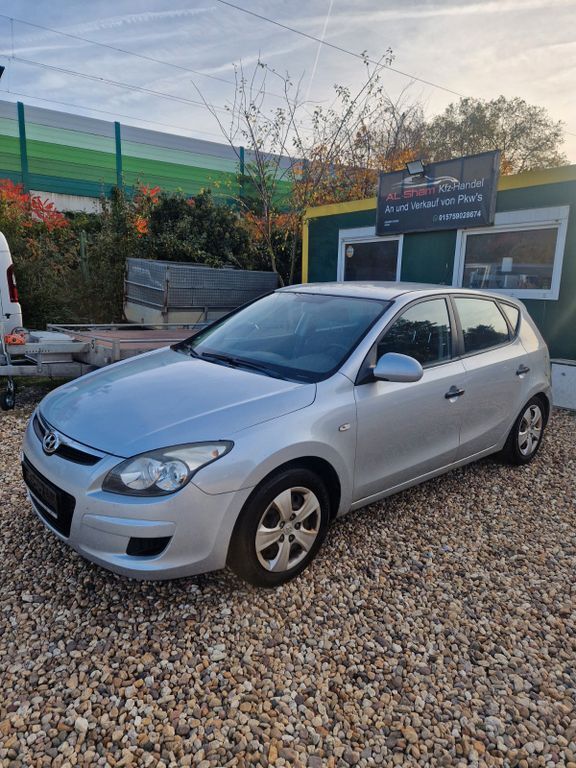 Hyundai i30 181.000 km 1.700 € Düren 52349