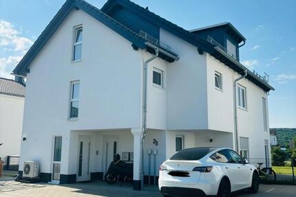 Maisonette-Wohnung mit Balkon, Loggia und traumhafter Aussicht
