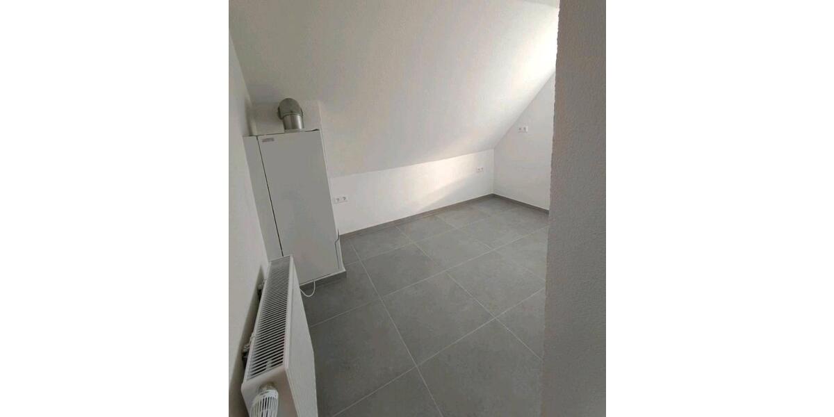 Dachgeschoßwohnung Ebersbach an der Fils - 2.5 Zimmer, 62 m&sup2;, 820&euro; | Angebot:26035434
