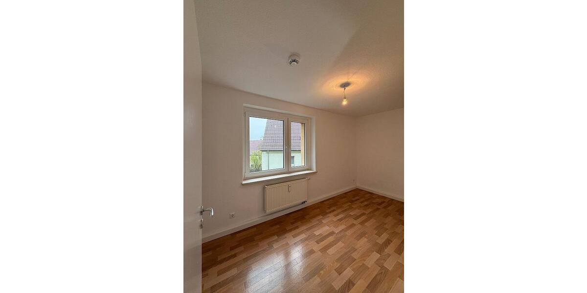 Etagenwohnung Mülsen - 3 Zimmer, 57 m&sup2;, 345&euro; | Angebot:26296738