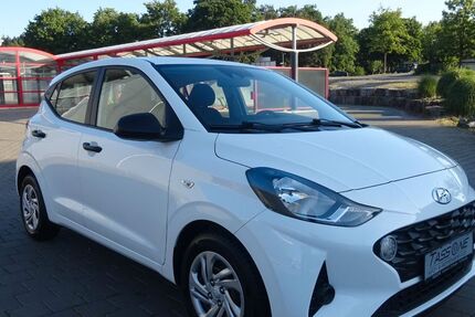 Hyundai i10 5.810 km 12.790 &euro; Steißlingen 78256
