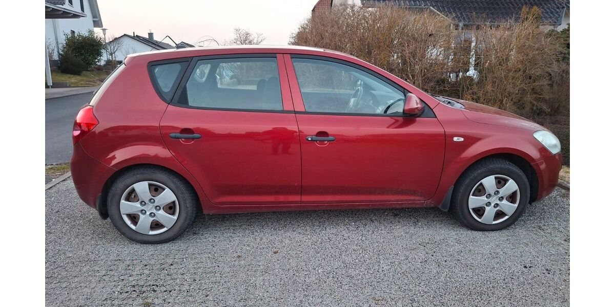 Kia ceed / Ceed 101.550 km 2.950 &euro; Lauterbach 99826