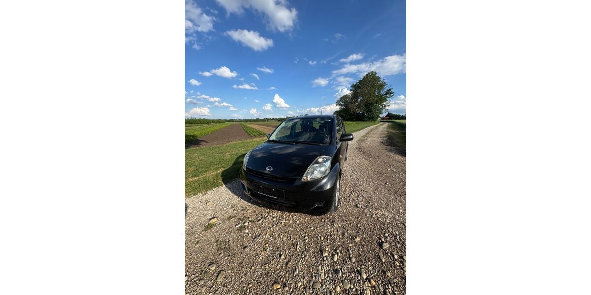 Daihatsu Sirion 45.471 km 5.950 &euro; München 80999