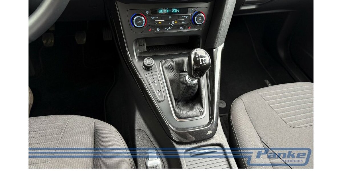 Ford Focus Titanium*AHK*SHZ*Tempo*Keyless*Navi* 117.279 km 8.900 &euro; Berlin 13187