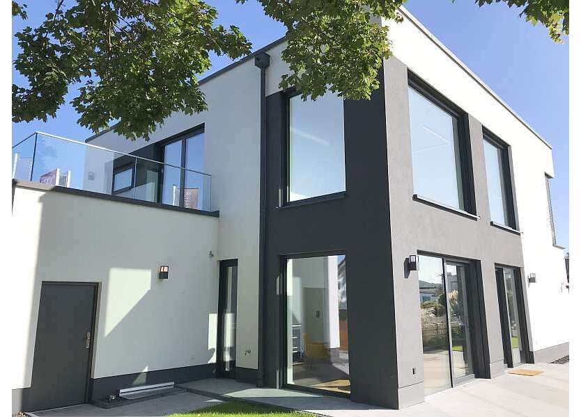 Haus zum Kaufen in Wiesbaden 1.600.000 € 200 m²