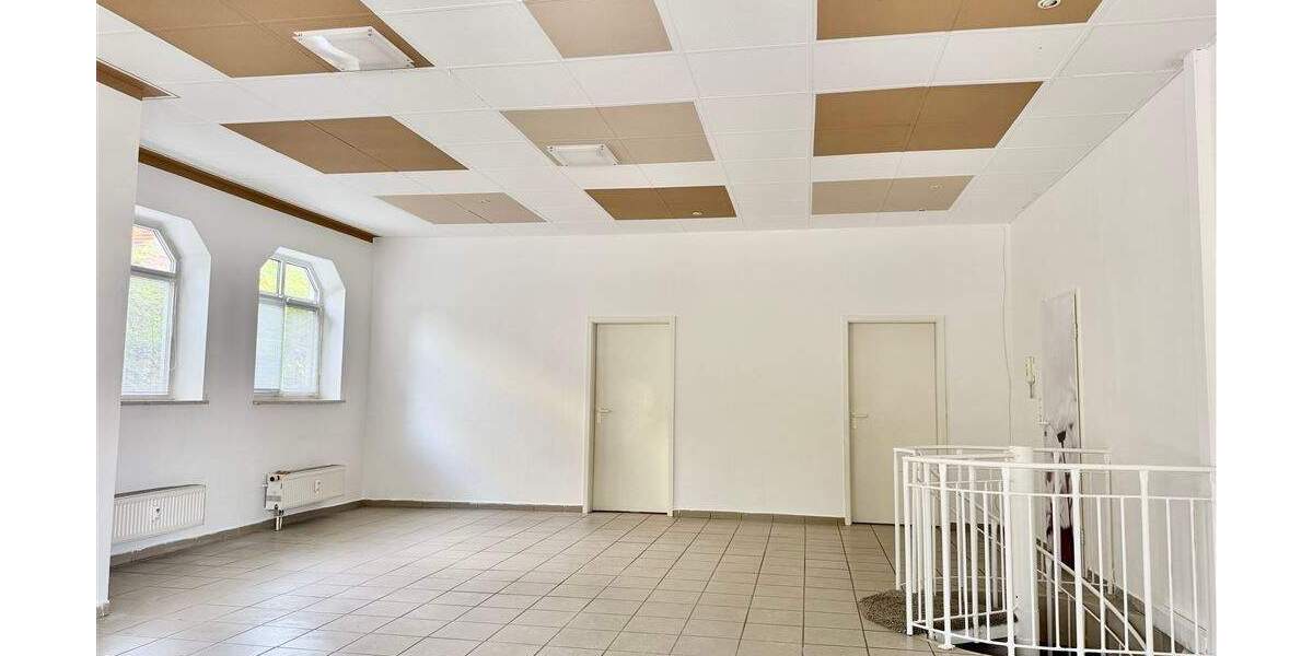Attraktive Ladeneinheit in zentraler Lage - vielseitig nutzbar als Geschäft, Büro oder Praxis 4 zimmer