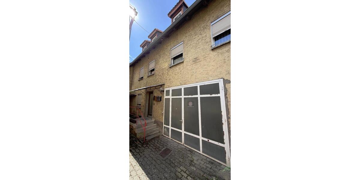 Mehrfamilienhaus, Wohnhaus Sennfeld - 13 Zimmer, 394 m&sup2;, 199.000&euro; | Angebot:27055025
