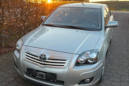 Toyota Avensis 67.108 km 5.499 &euro; Losheim 53940