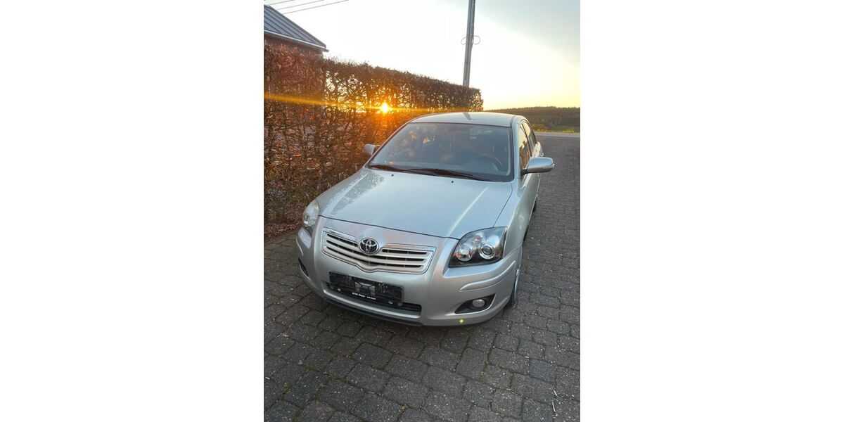 Toyota Avensis 67.108 km 5.499 &euro; Losheim 53940