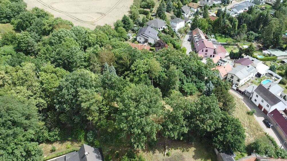 Großflächiges, idyllisch gelegenes Grundstück mit verschiedenen Nutzungsmöglichkeiten am Ortsrand von Gutenberg zimmer