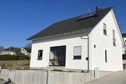 Haus Langgöns Oberkleen Oberkleen - 8 Zimmer, 200 m&sup2;, 699.000&euro; | Angebot:26307840