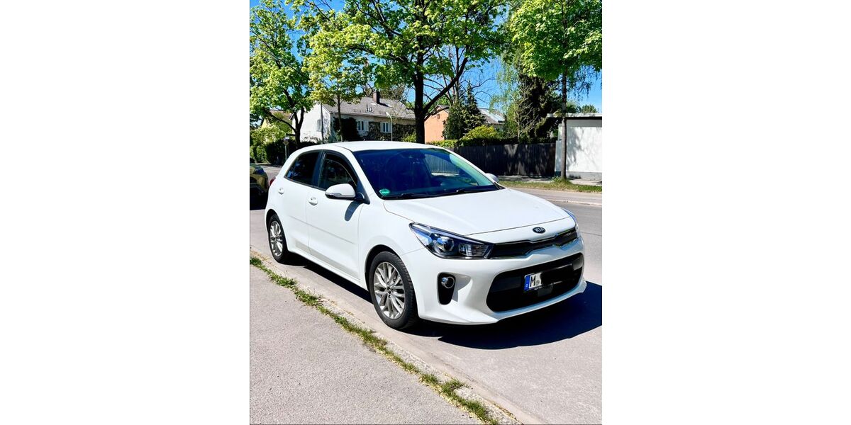 Kia Rio 58.700 km 10.500 &euro; München 81927
