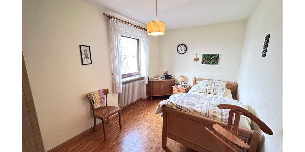 Mehrfamilienhaus, Wohnhaus Ippesheim Herrnberchtheim - 8 Zimmer, 189 m&sup2;, 285.000&euro; | Angebot:25772226
