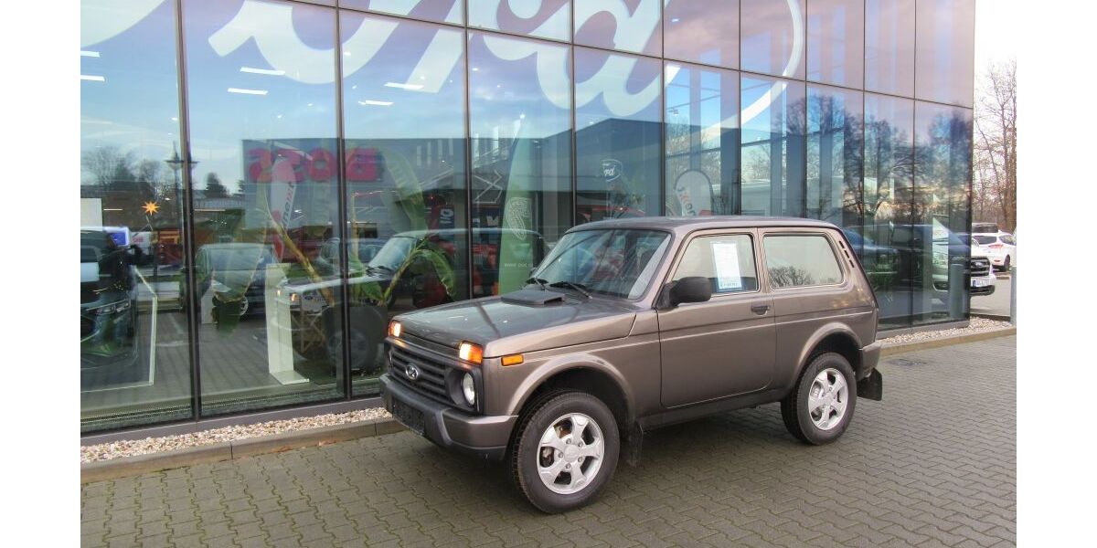 Lada Urban 31.195 km 11.950 &euro; Bernau 16321