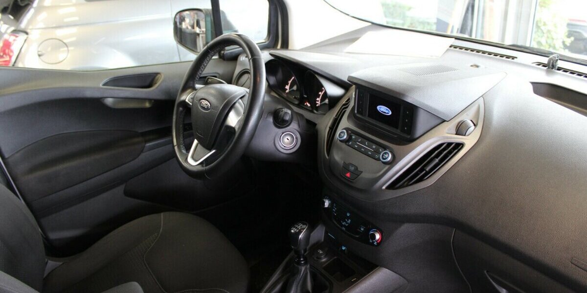 Ford Transit Courier 1.5 8V TDCi EcoBlue - AHK - Klima 97.432 km 8.980 &euro; Euskirchen 53881