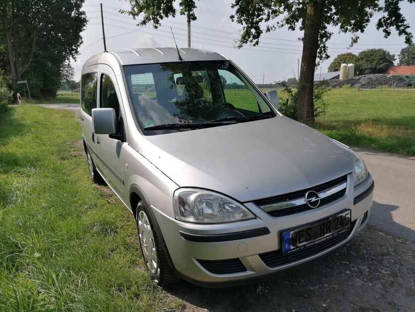 Opel Combo 297.000 km 2.100 € Dorsten 46286