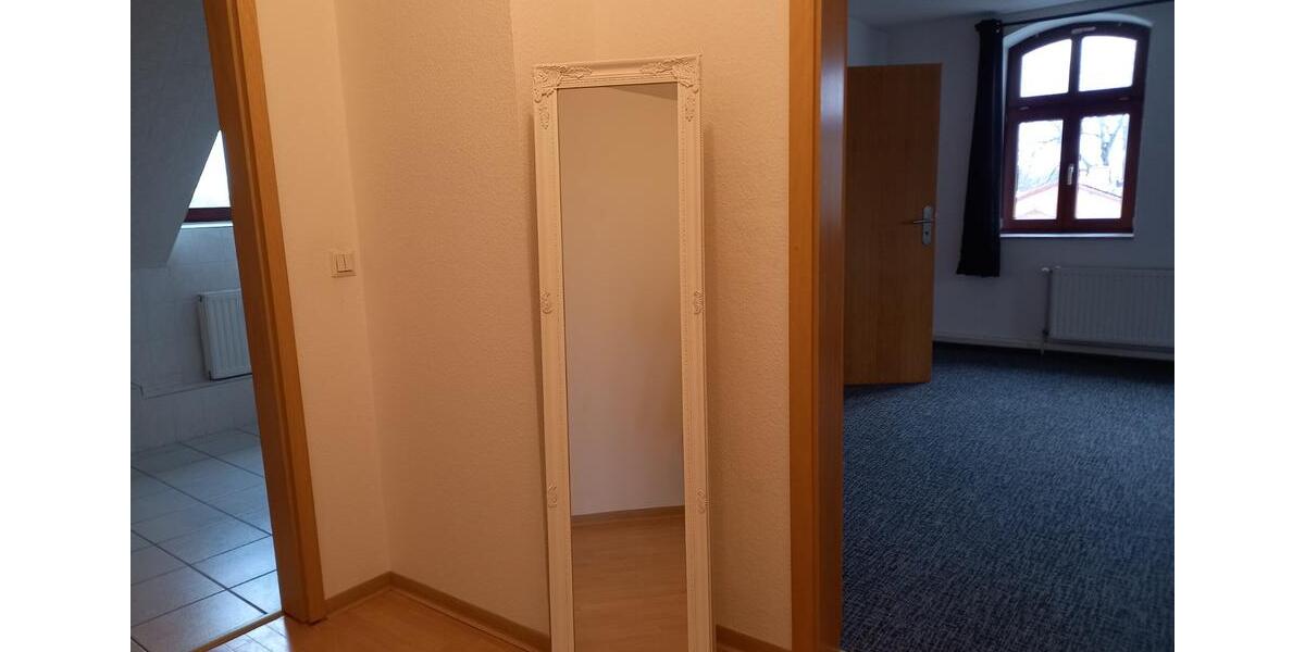 Dachgeschoßwohnung Weißwasser (Oberlausitz) - 2 Zimmer, 43 m&sup2;, 400&euro; | Angebot:25223107