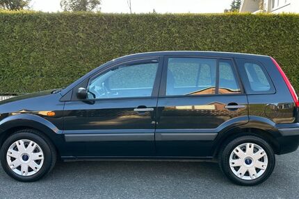 Ford Fusion 123.959 km 1.850 € Hamburg 22045