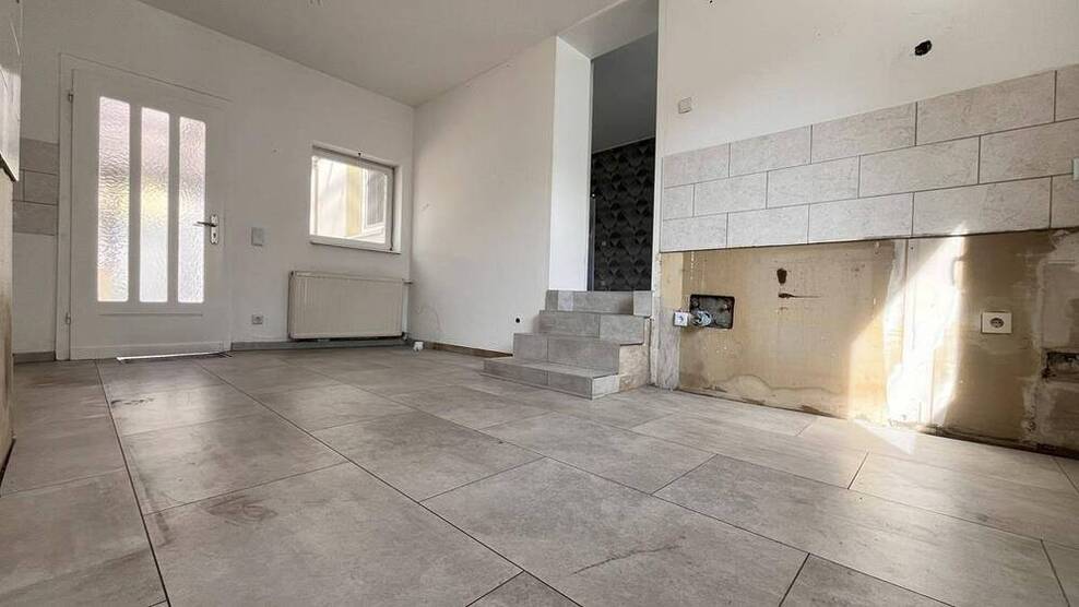 Leerstehendes Zweifamilienhaus mit Charakter wartet auf kreative neue Eigentümer