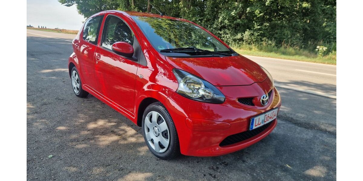 Toyota Aygo (X) 66.000 km 2.300 &euro; GELTENDORF 82269