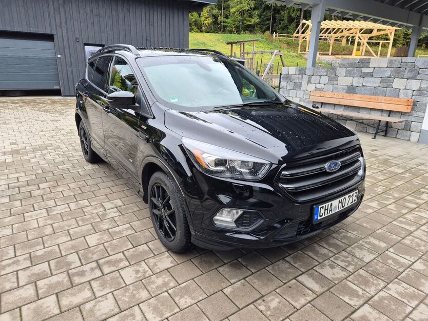Ford Kuga 164.832 km 15.000 € Arrach 93474