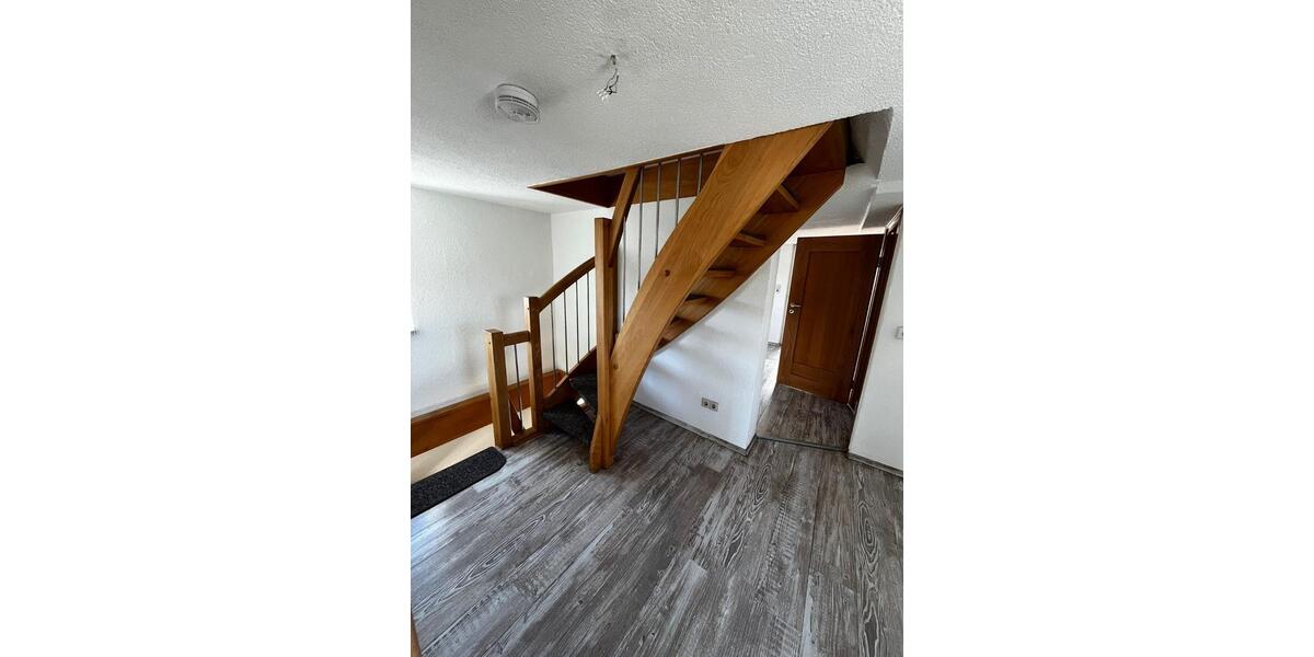 Einfamilienhaus Oberlungwitz - 4 Zimmer, 95 m&sup2;, 610&euro; | Angebot:25299138