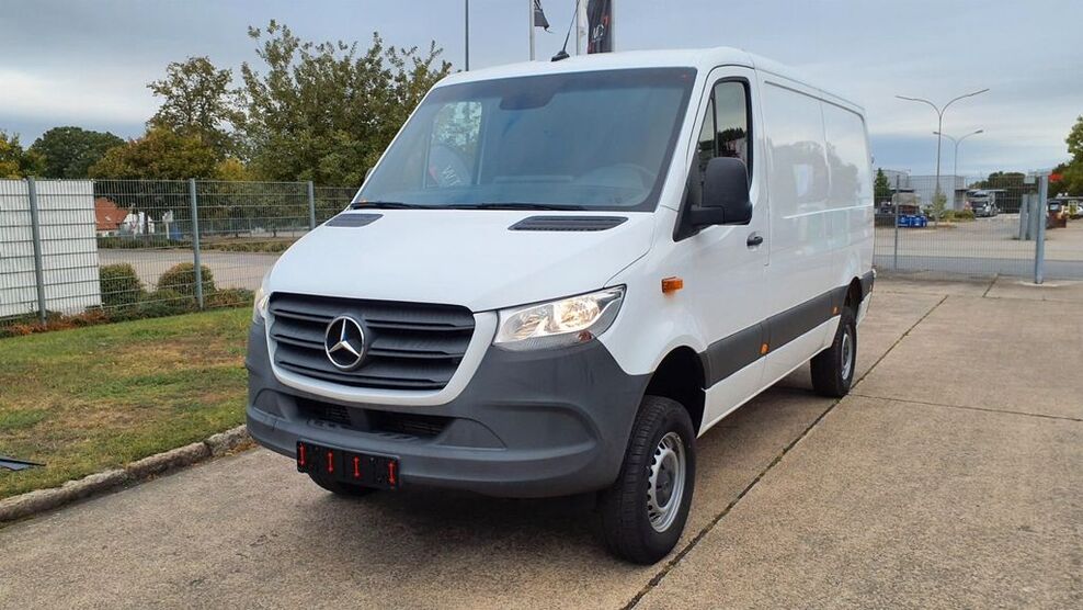 Mercedes-Benz Sprinter 33.000 km 44.000 € Würzburg 97084