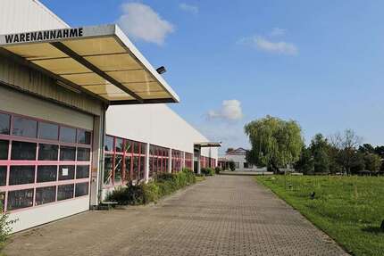 Halle in Ludwigsfelde 2.850.000 € 2900 m² zimmer