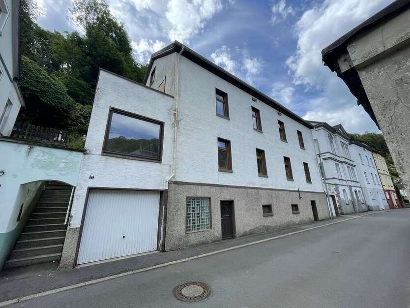 Haus zum Kaufen in Altena 149.000 € 228 m²