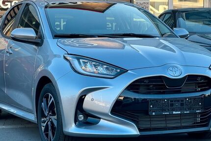 Toyota Yaris 2.000 km 26.490 &euro; Arnsberg-Neheim 59755