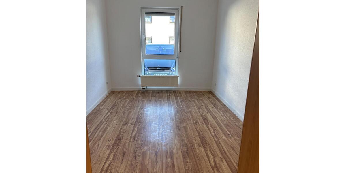 Erdgeschoßwohnung Hof - 3.5 Zimmer, 88 m&sup2;, 190.000&euro; | Angebot:26399008