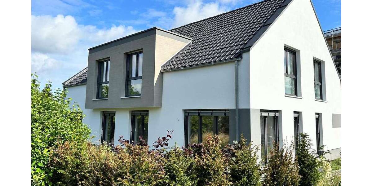 Einfamilienhaus Detmold Hiddesen - 4 Zimmer, 128 m&sup2;, 1.965&euro; | Angebot:25044233