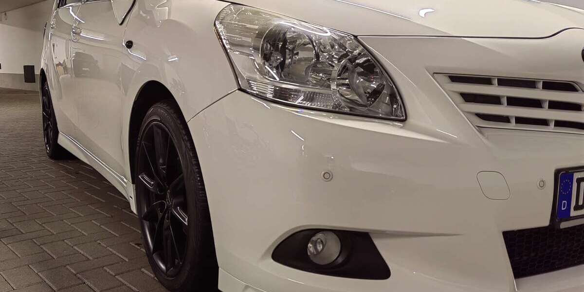 Toyota Verso 130.000 km 8.900 &euro; Dresden 01309