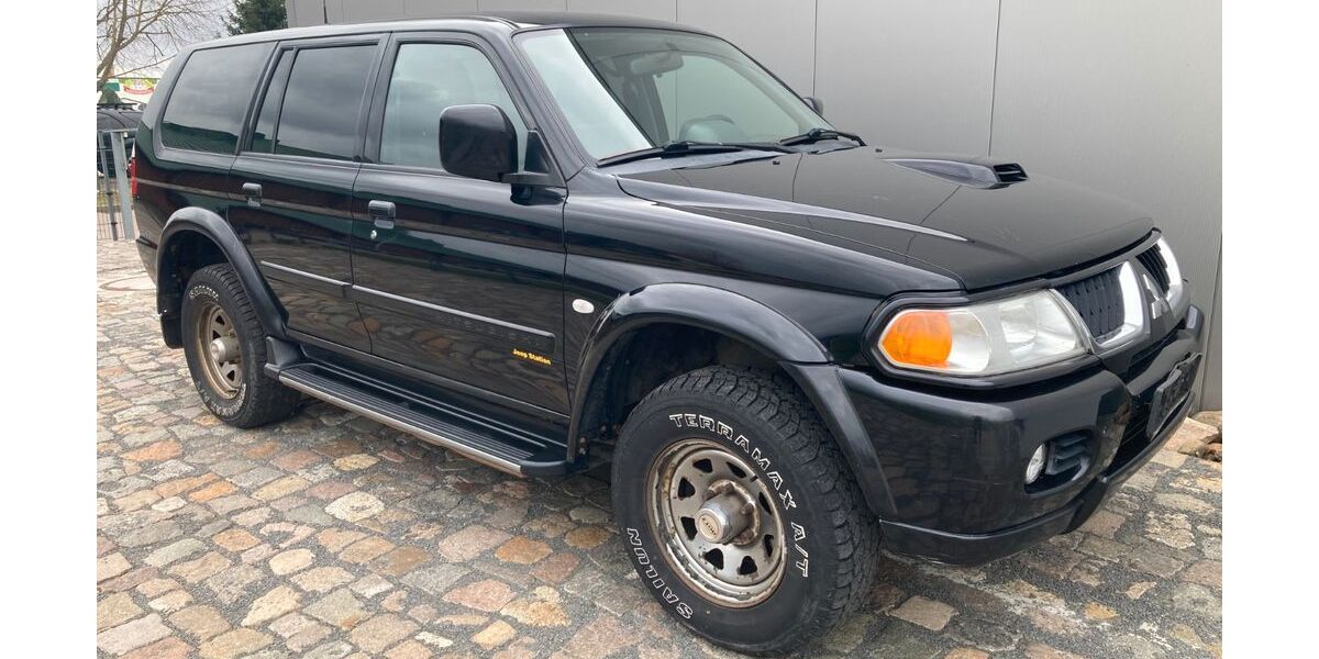 Mitsubishi Pajero 281.000 km 5.490 &euro; Mockrehna 04862