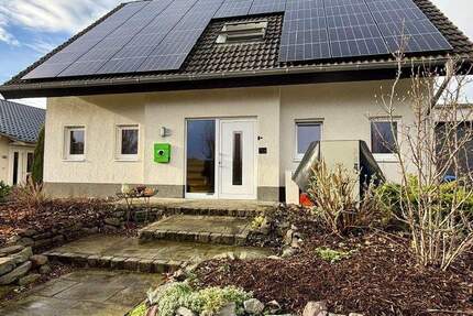 Fröndenberg-Bausenhagen: Ländlich gelegenes Einfamilienhaus in Feldrandlage - Ein gutes Stück für Ihr Familienglück! 4 zimmer