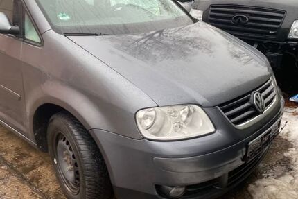 VW Touran 304.000 km 1.750 &euro; Bandenitz 19230