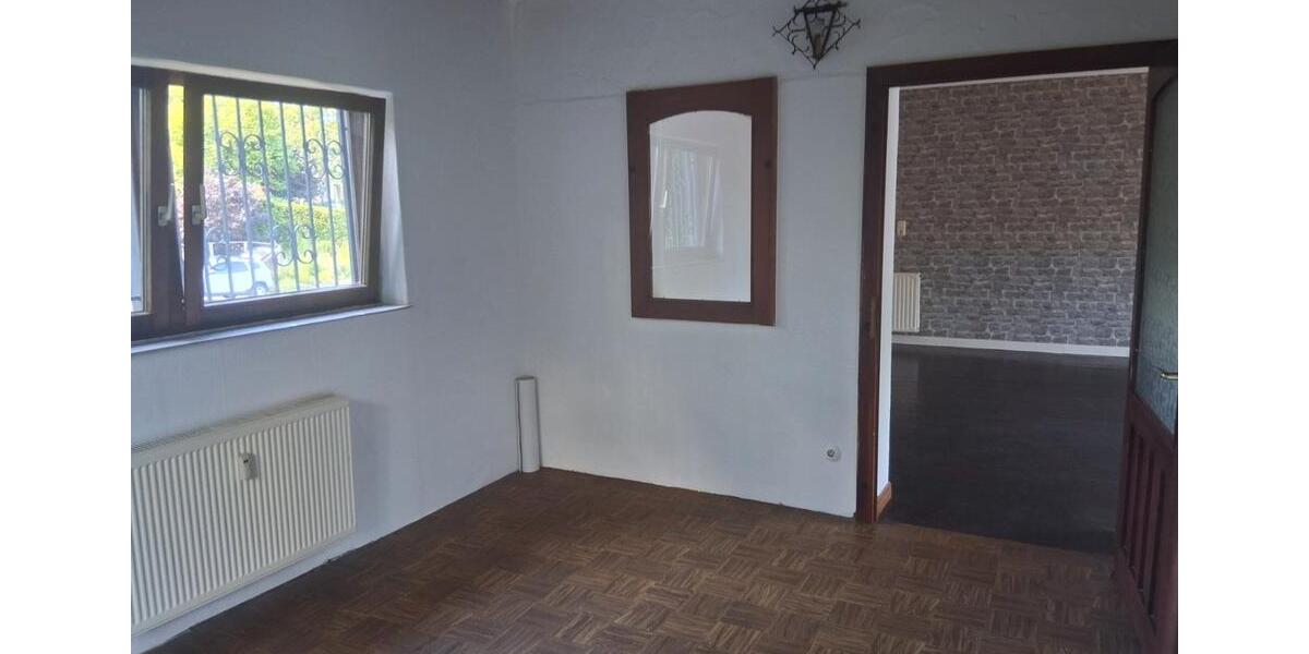 Erdgeschoßwohnung Hellenthal - 4 Zimmer, 120 m&sup2;, 900&euro; | Angebot:26502617