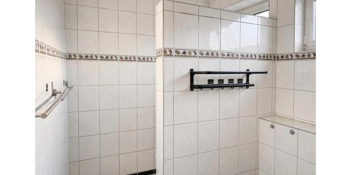 Dachgeschoßwohnung Mönchengladbach Süd - 3.5 Zimmer, 85 m&sup2;, 1.225&euro; | Angebot:25931861