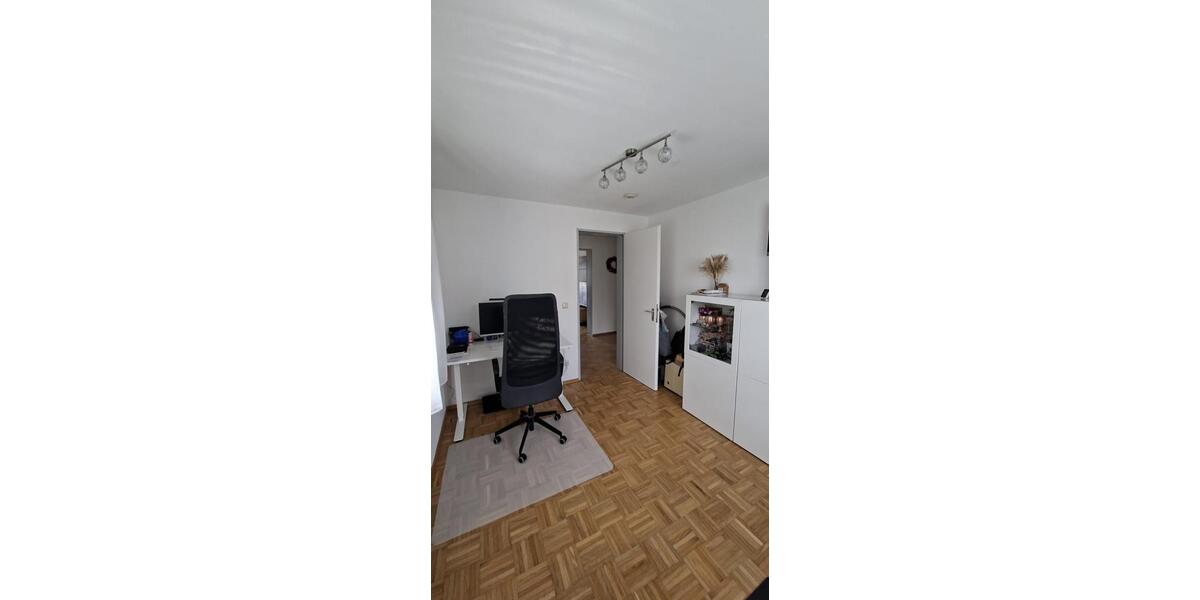 Etagenwohnung Gilching - 3.5 Zimmer, 79 m&sup2;, 1.700&euro; | Angebot:26681357