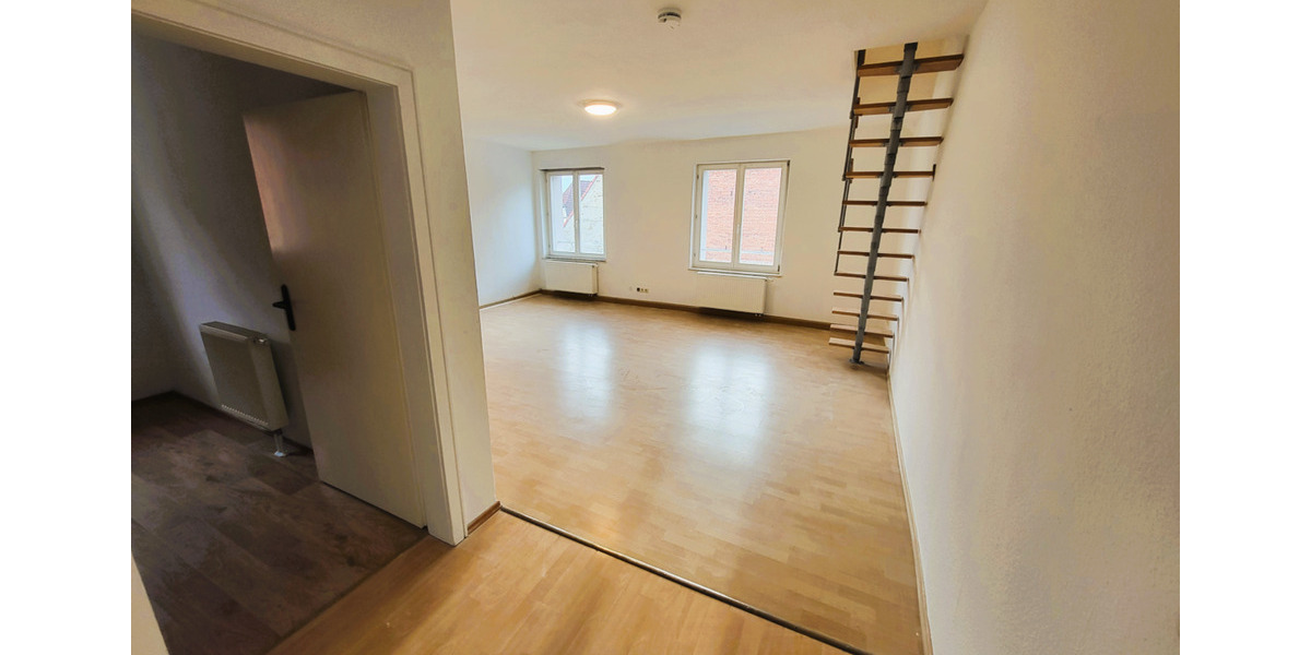 Etagenwohnung Bad Königshofen im Grabfeld - 4 Zimmer, 96 m&sup2;, 690&euro; | Angebot:25542959